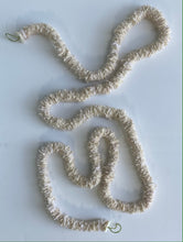 Load image into Gallery viewer, Cream Cashmere Garland
